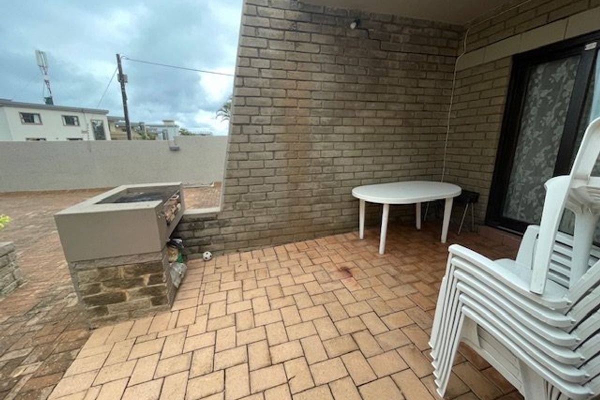 Beautiful and Spacious Duplex in Prime Uvongo Location – Pet Friendly and Walking Distance to the Beach - Photo 5