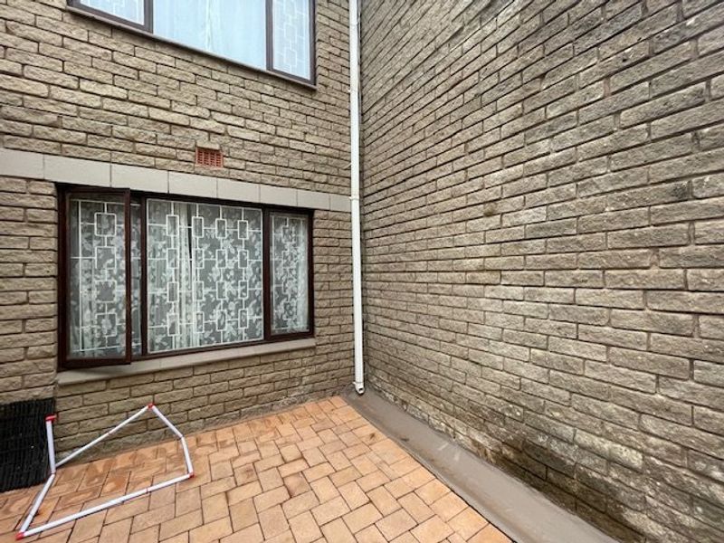 Beautiful and Spacious Duplex in Prime Uvongo Location – Pet Friendly and Walking Distance to the Beach - Photo 6