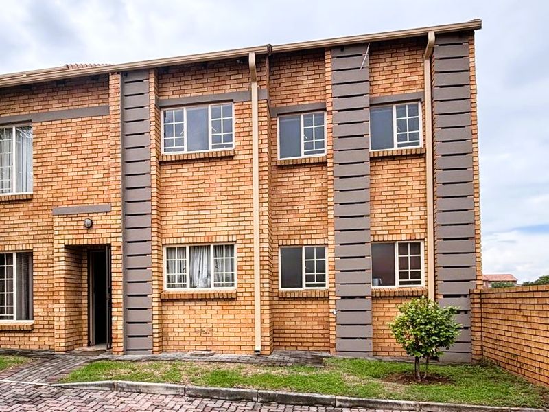 2bed 2bath ground floor unit for sale in Eco Park Estate - Photo 2