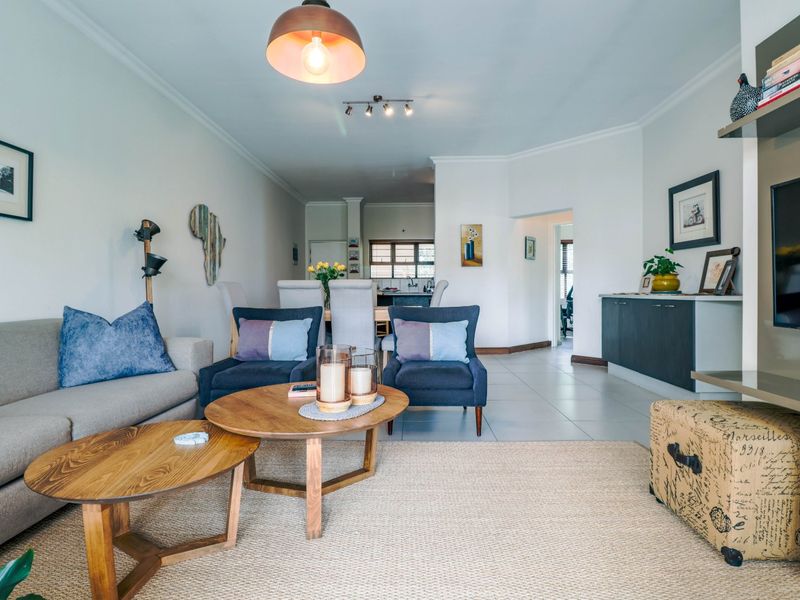 Spacious 2 BED Top-Floor Apartment in Bantry Oval, Bryanston - Photo 4