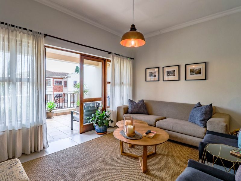 Spacious 2 BED Top-Floor Apartment in Bantry Oval, Bryanston - Photo 2