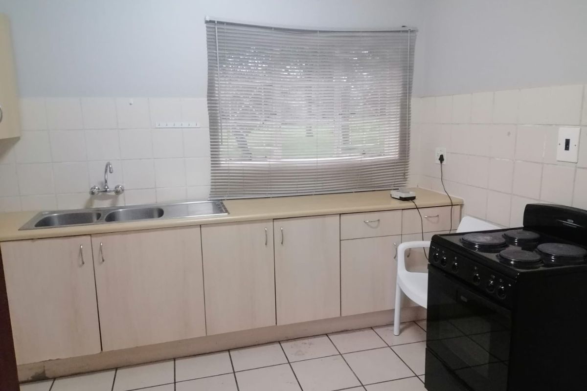 2-Bedroom, 1-Bath Home with Double Garage – Available Immediately - Photo 4