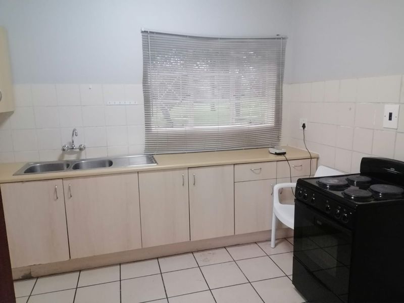 2-Bedroom, 1-Bath Home with Double Garage – Available Immediately - Photo 4