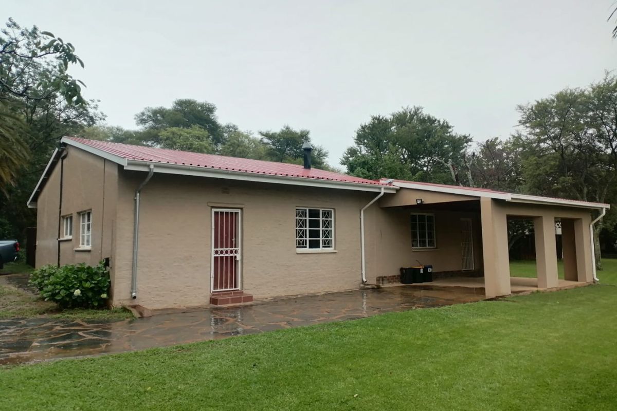 2-Bedroom, 1-Bath Home with Double Garage – Available Immediately - Photo 3