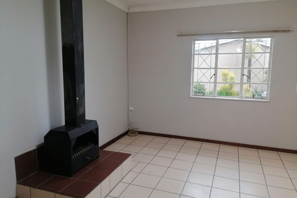 2-Bedroom, 1-Bath Home with Double Garage – Available Immediately - Photo 5