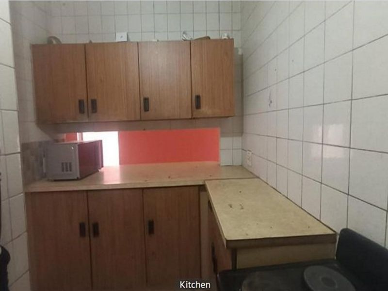 Pretty apartment in a peaceful complex - Photo 3