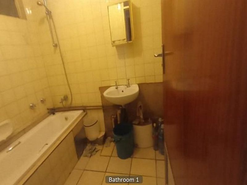 Pretty apartment in a peaceful complex - Photo 10