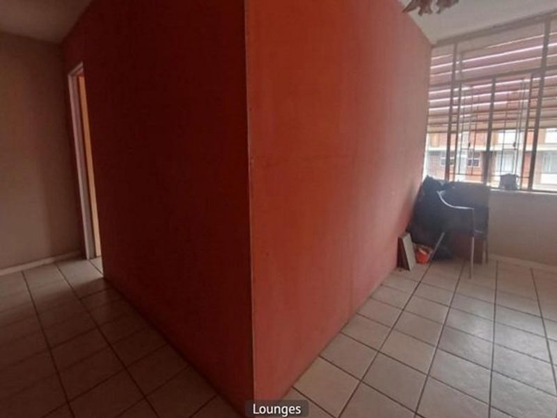 Pretty apartment in a peaceful complex - Photo 9