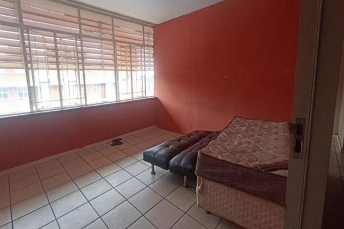 Pretty apartment in a peaceful complex - Photo 4