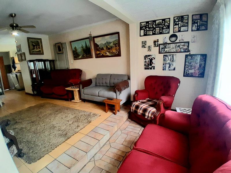 3 Bedroom 2 bathroom freehold house for sale in Noordwyk - Photo 3
