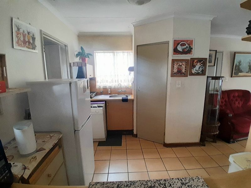 3 Bedroom 2 bathroom freehold house for sale in Noordwyk - Photo 6