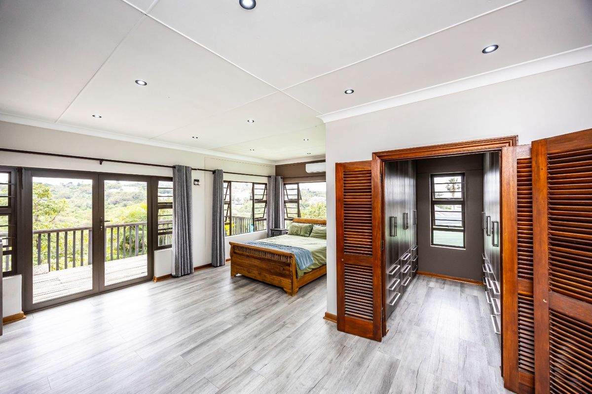 Newly Renovated Baysville Luxury — Double-Storey Coastal Home with Panoramic Sea Views For sale  - Photo 4