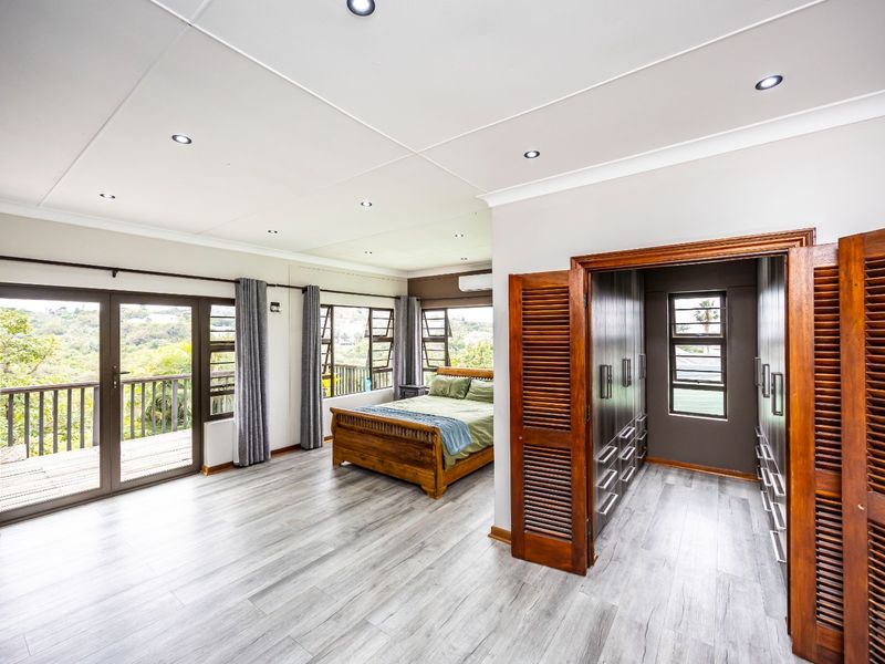 Newly Renovated Baysville Luxury — Double-Storey Coastal Home with Panoramic Sea Views For sale  - Photo 4