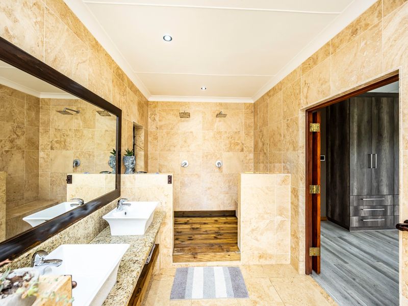 Newly Renovated Baysville Luxury — Double-Storey Coastal Home with Panoramic Sea Views For sale  - Photo 9