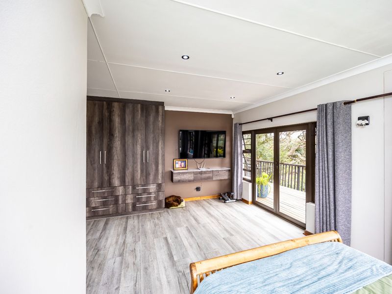 Newly Renovated Baysville Luxury — Double-Storey Coastal Home with Panoramic Sea Views For sale  - Photo 7