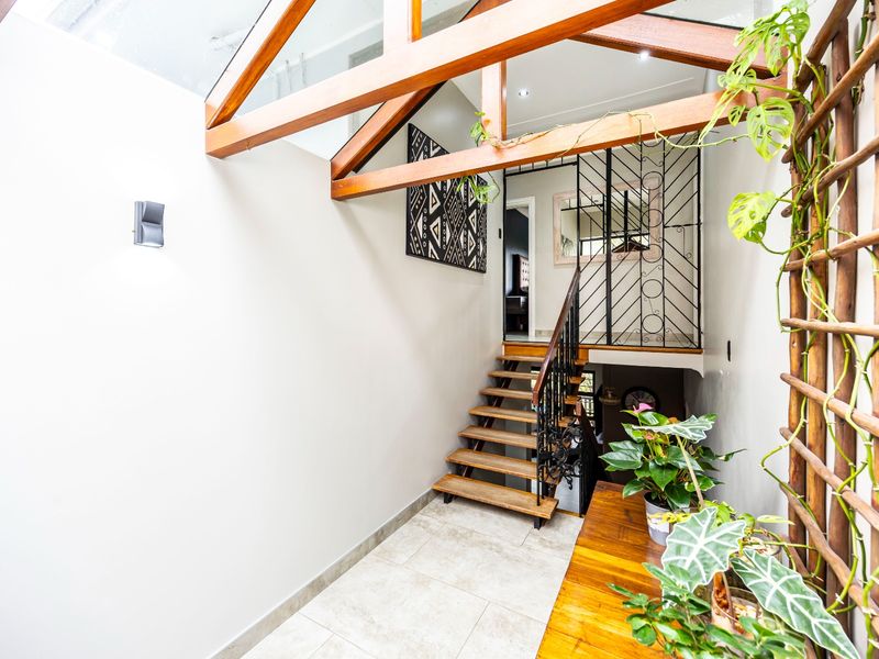 Newly Renovated Baysville Luxury — Double-Storey Coastal Home with Panoramic Sea Views For sale  - Photo 6