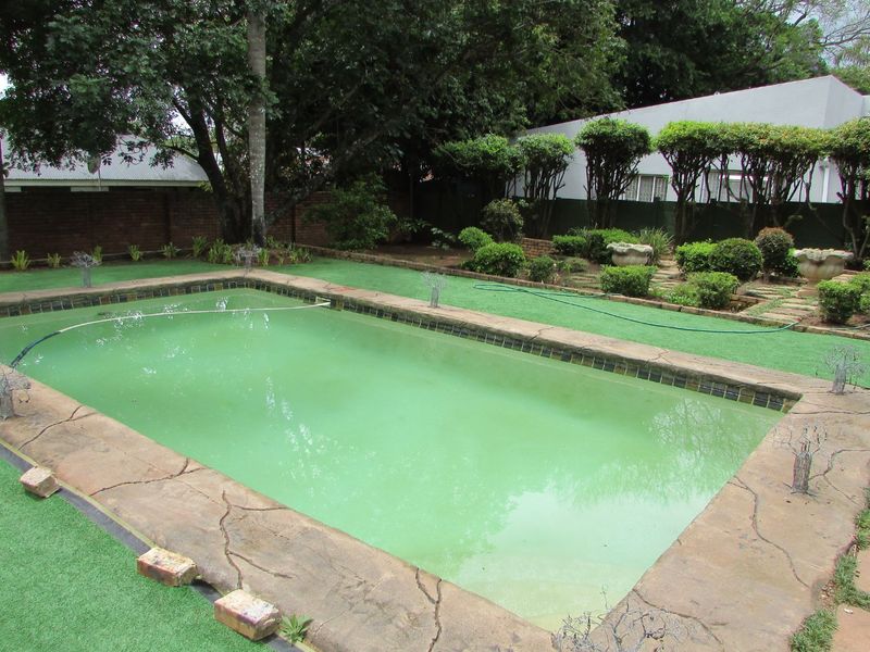 4 Bedroom home plus 2 flats! - Photo 6