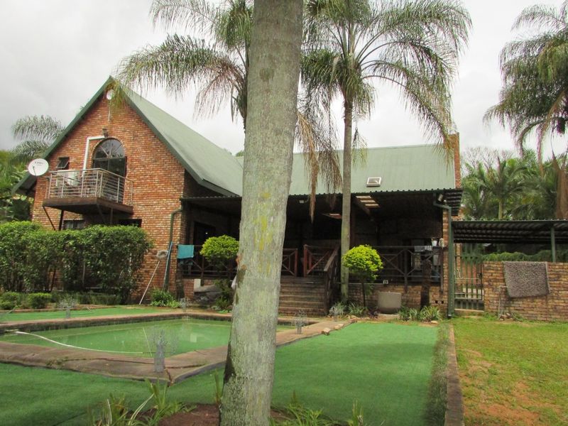 4 Bedroom home plus 2 flats! - Photo 3