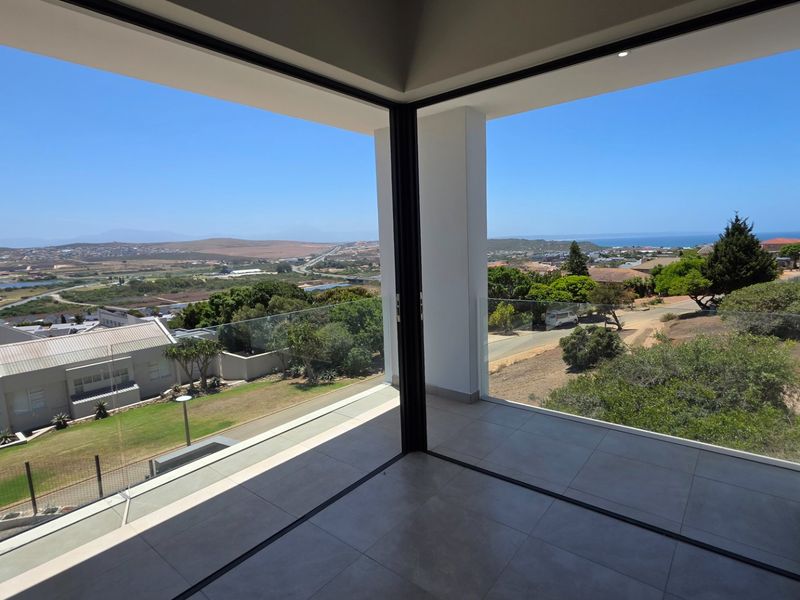 Newly Built... Excellent Views... Transfer Costs Included !!! - Photo 5