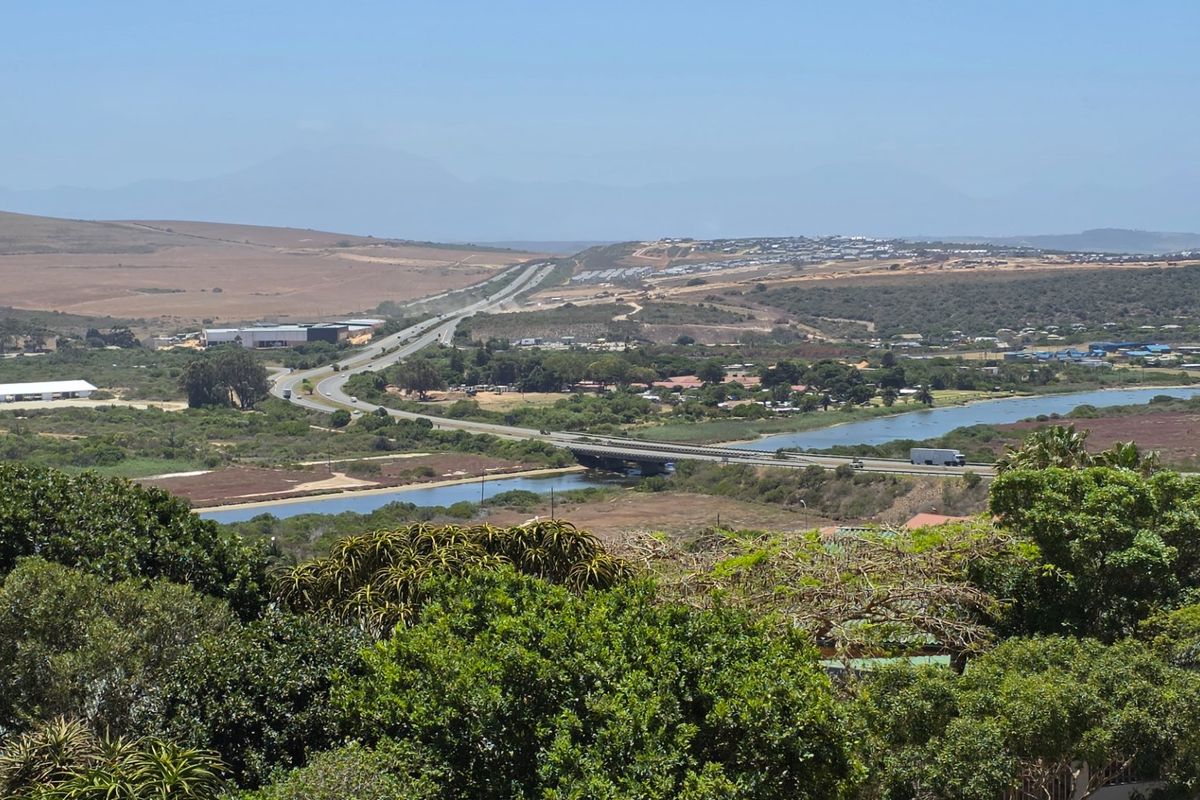 Newly Built... Excellent Views... Transfer Costs Included !!! - Photo 3