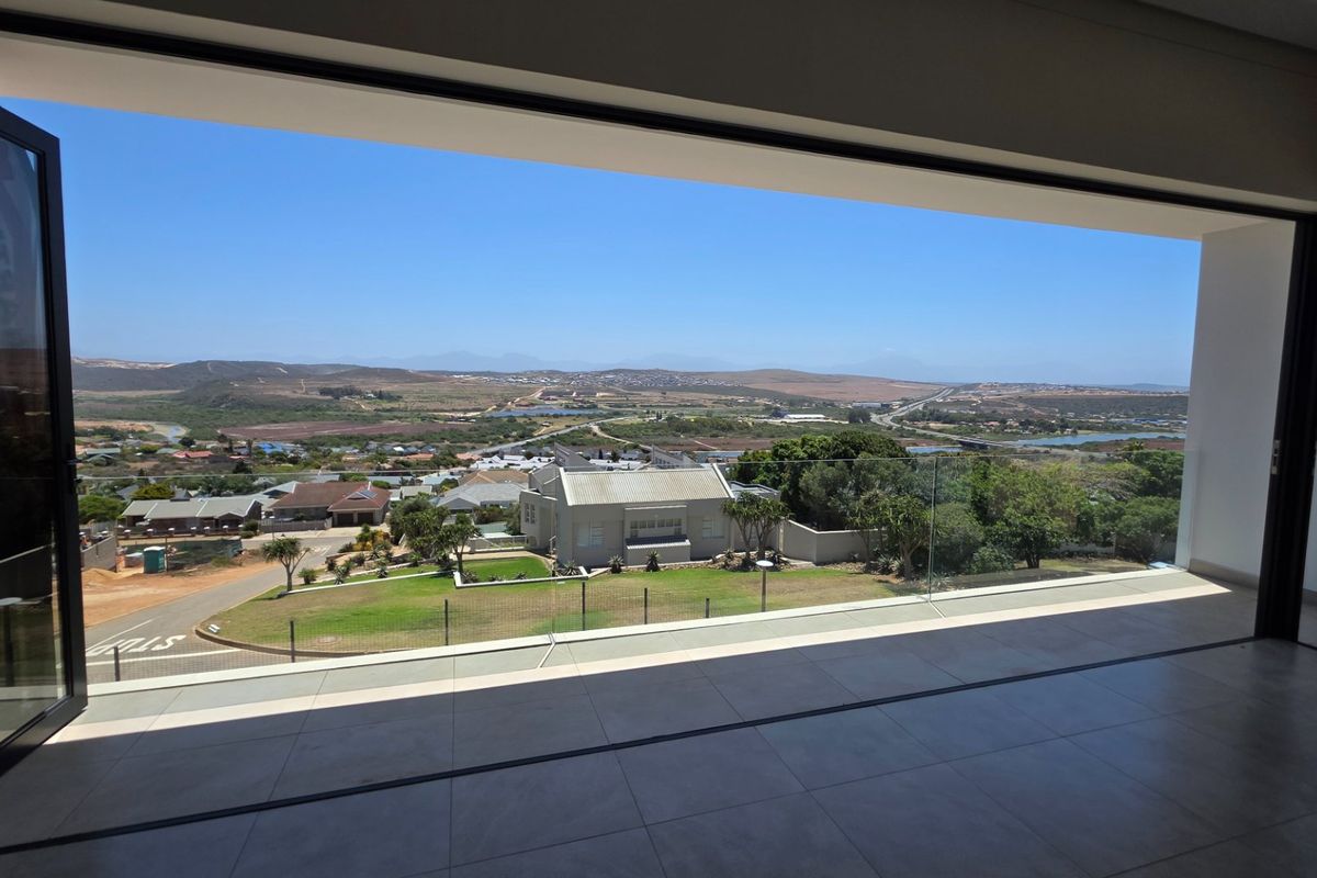 Newly Built... Excellent Views... Transfer Costs Included !!! - Photo 4