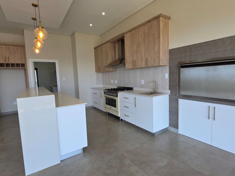 Newly Built... Excellent Views... Transfer Costs Included !!! - Photo 10