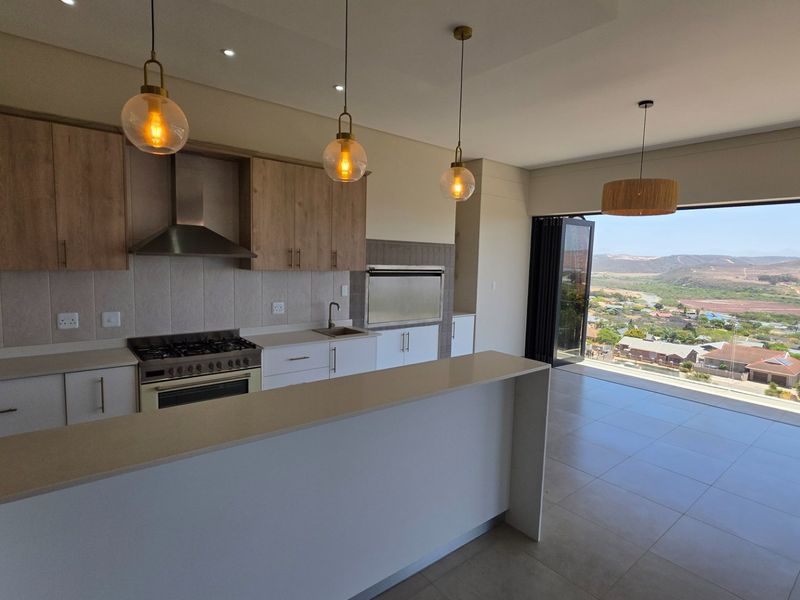 Newly Built... Excellent Views... Transfer Costs Included !!! - Photo 9