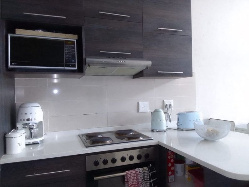 Beautiful 3 bedroom 2 bathroom apartment For Sale in Eveleigh, Boksburg - Photo 4