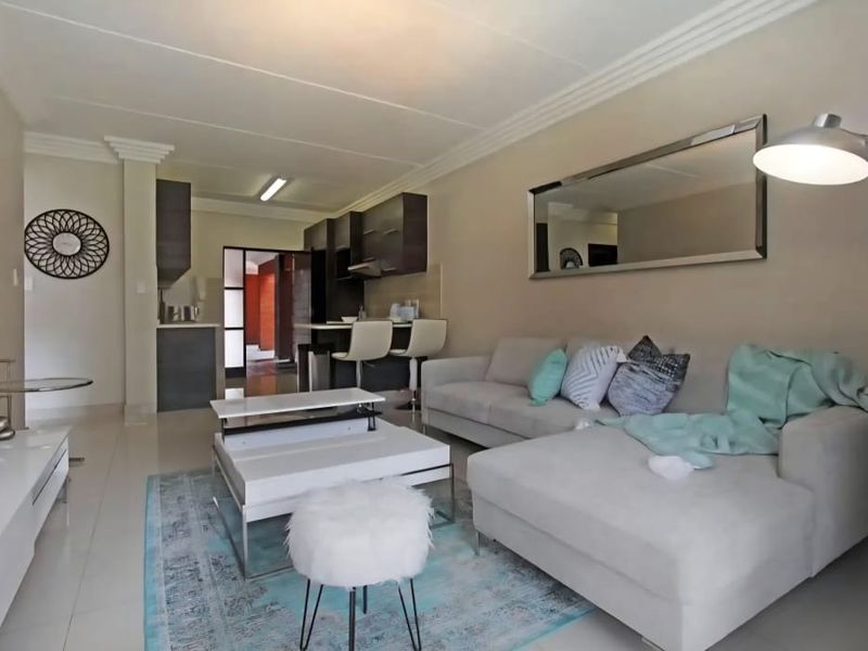 Beautiful 3 bedroom 2 bathroom apartment For Sale in Eveleigh, Boksburg - Photo 5