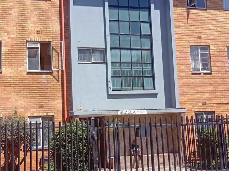 Spacious 1-Bedroom Apartment  - Photo 9