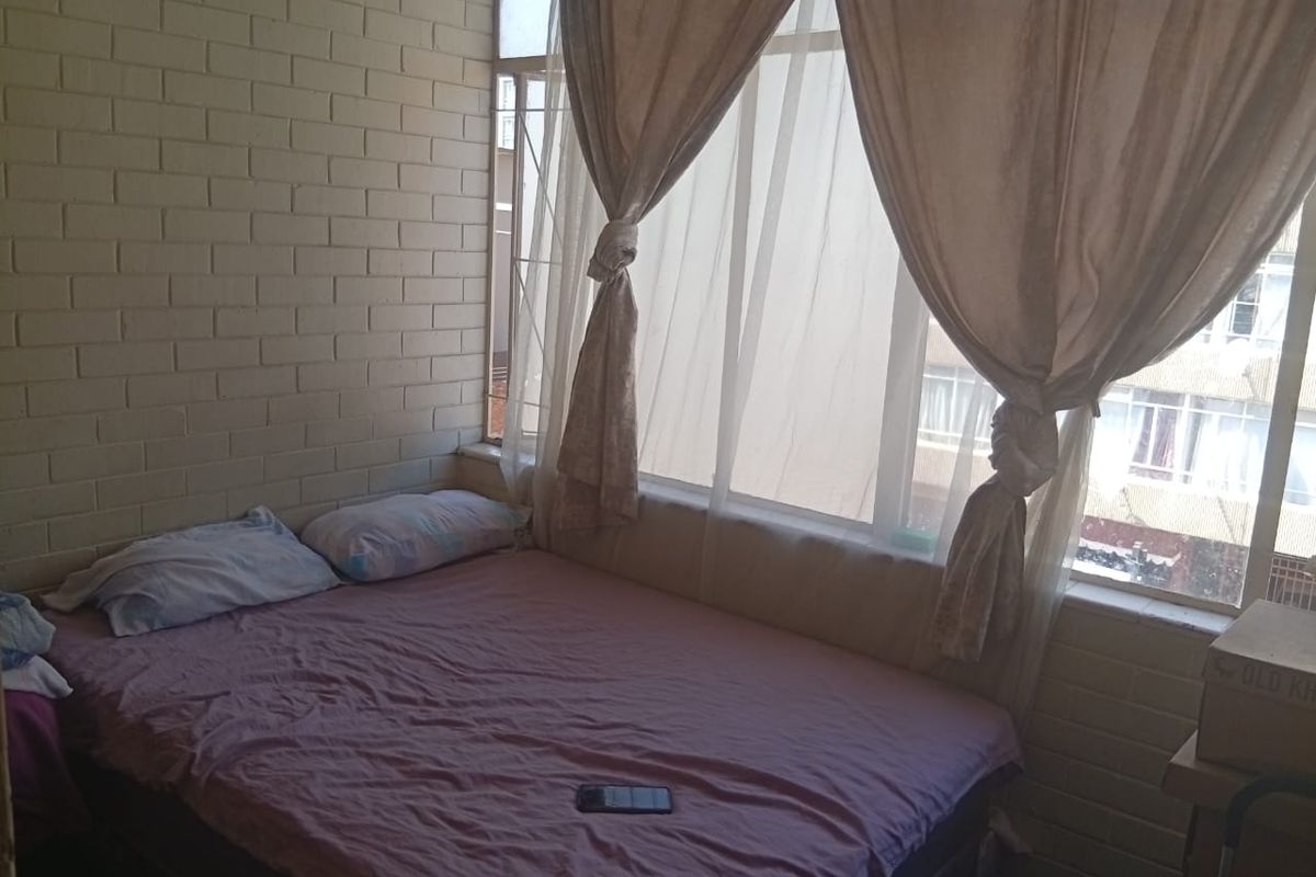 Spacious 1-Bedroom Apartment  - Photo 3