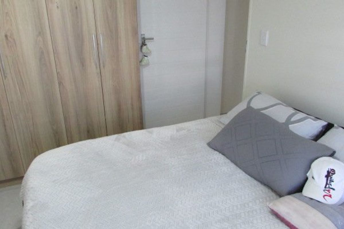 Modern 3 Bed Flat with Excellent Lifestyle Amenities - Photo 5