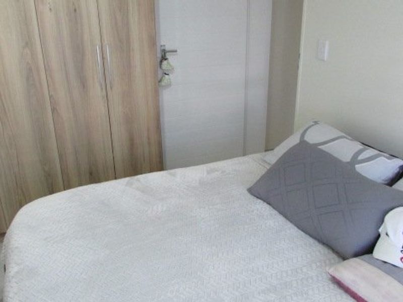 Modern 3 Bed Flat with Excellent Lifestyle Amenities - Photo 5