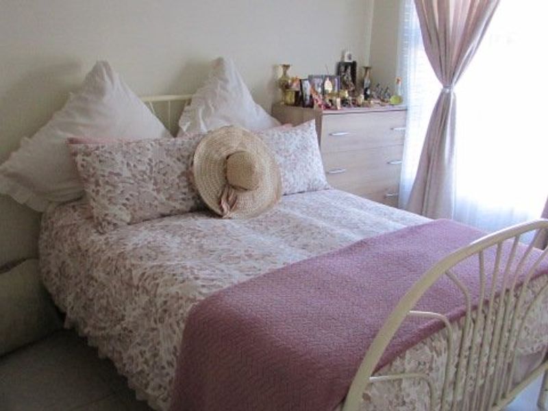 Modern 3 Bed Flat with Excellent Lifestyle Amenities - Photo 4