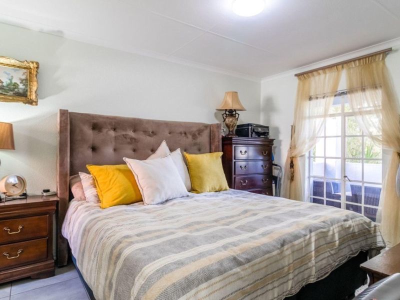 2 Bed Townhouse for Sale – Stylish, Secure & Pet-Friendly Living! - Photo 7