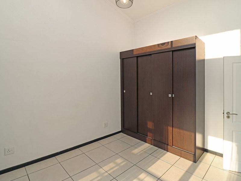 1 Bed Flat for Sale – Modern, Secure & Pet-Friendly! - Photo 9