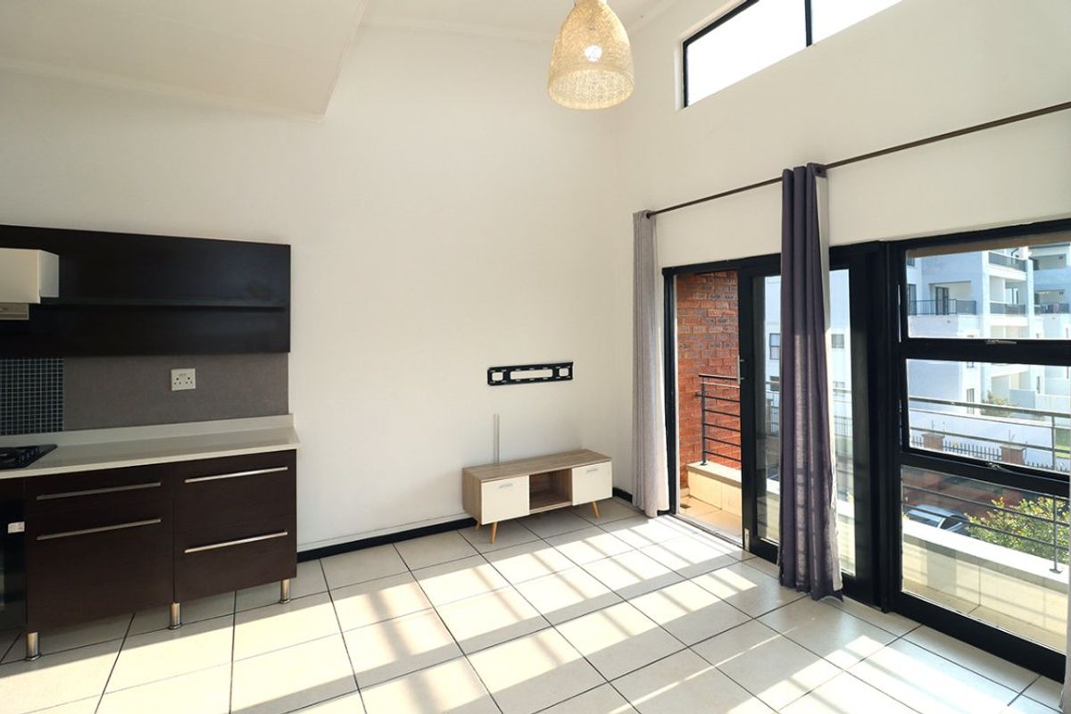 1 Bed Flat for Sale – Modern, Secure & Pet-Friendly! - Photo 5