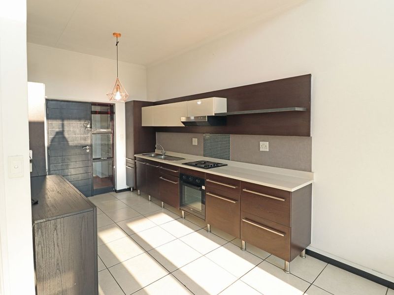 1 Bed Flat for Sale – Modern, Secure & Pet-Friendly! - Photo 4