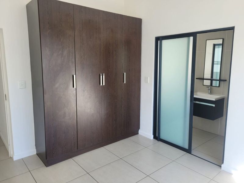 2 Bed Flat for Sale – Spacious, Modern & Secure Living! - Photo 3