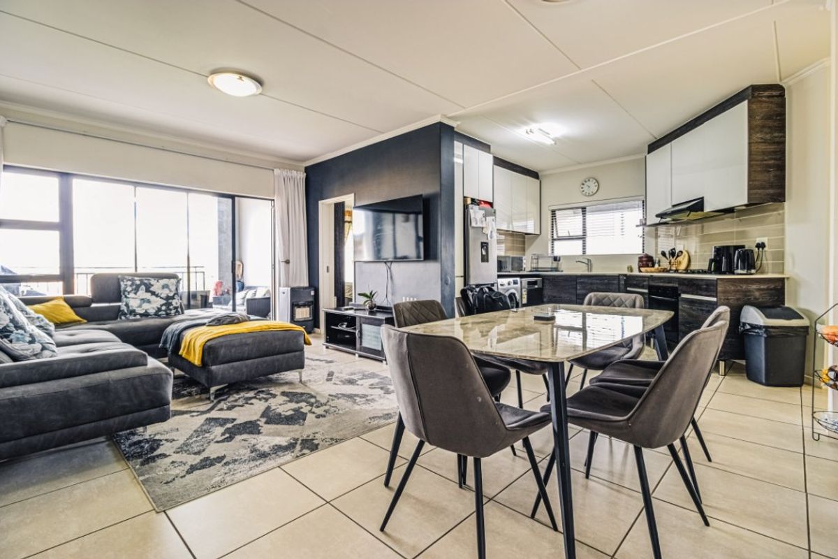 3 Bed Townhouse for Sale – Modern Living in a Secure Lifestyle Estate! - Photo 2