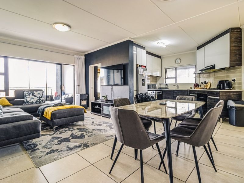 3 Bed Townhouse for Sale – Modern Living in a Secure Lifestyle Estate! - Photo 2