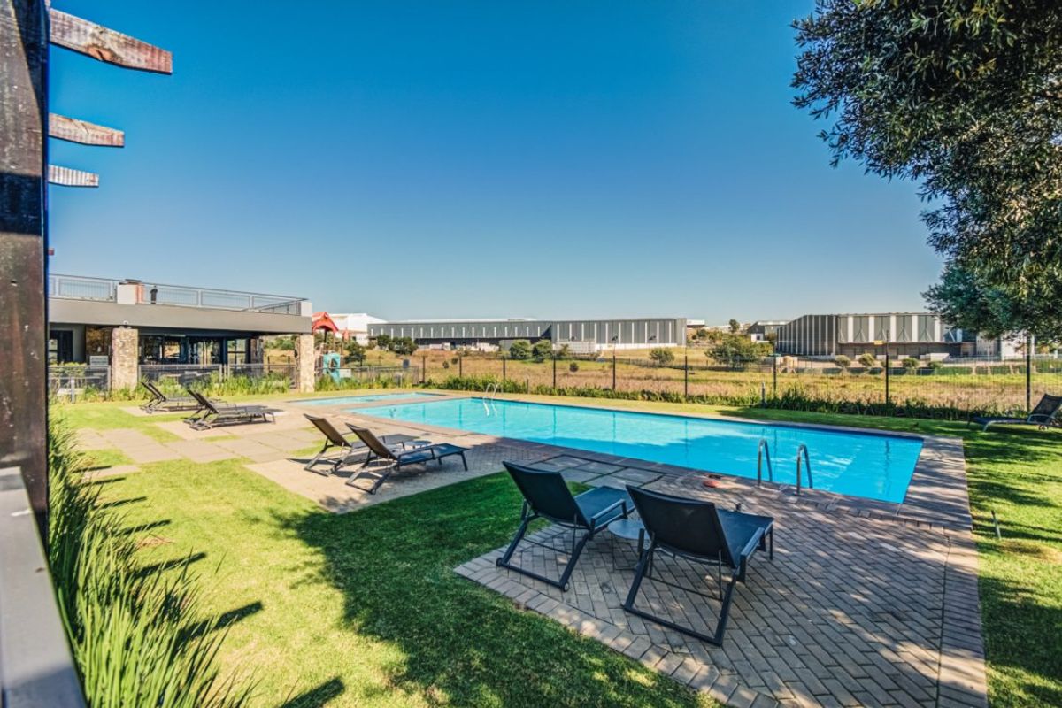 3 Bed Townhouse for Sale – Modern Living in a Secure Lifestyle Estate! - Photo 4