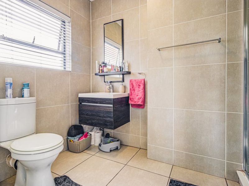 3 Bed Townhouse for Sale – Modern Living in a Secure Lifestyle Estate! - Photo 9