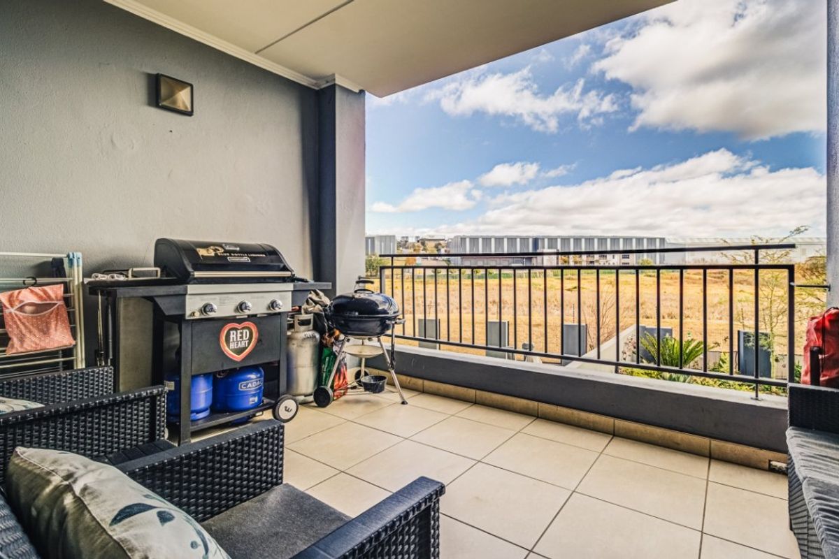 3 Bed Townhouse for Sale – Modern Living in a Secure Lifestyle Estate! - Photo 4