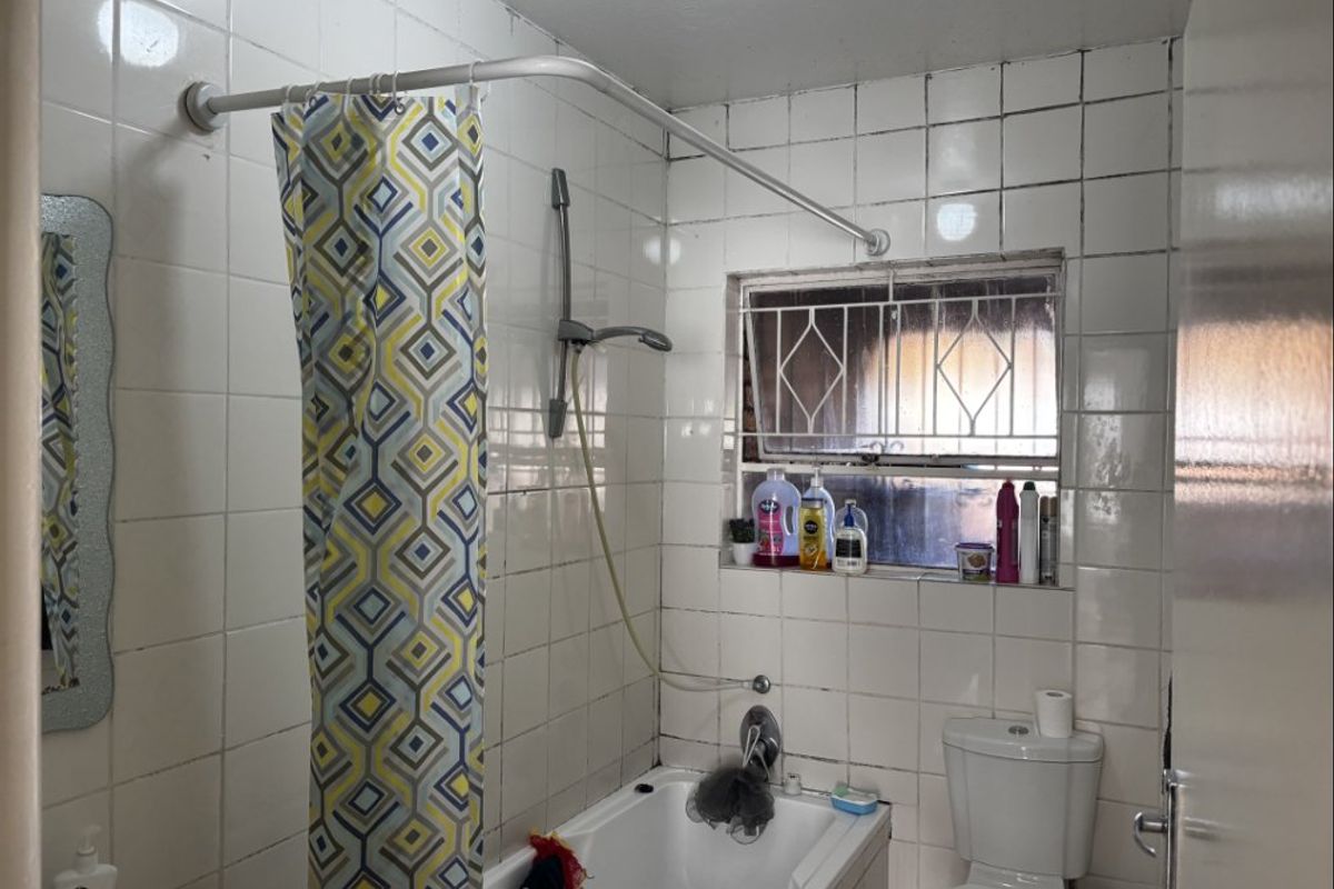 2 Bed Townhouse for Sale – Secure, Comfortable & Convenient Living! - Photo 3