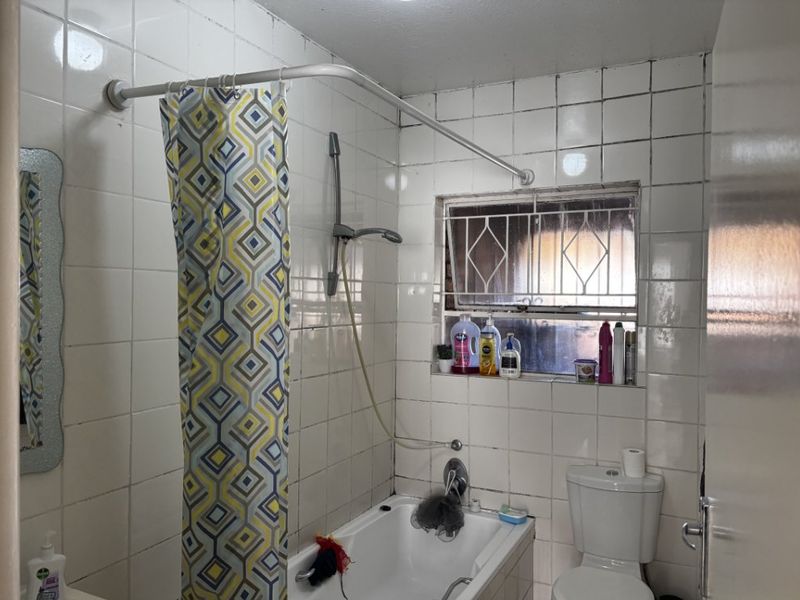 2 Bed Townhouse for Sale – Secure, Comfortable & Convenient Living! - Photo 3