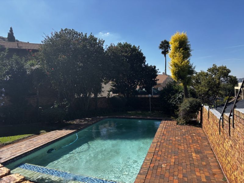 2 Bed Townhouse for Sale – Modern, Secure & Convenient Living! - Photo 2