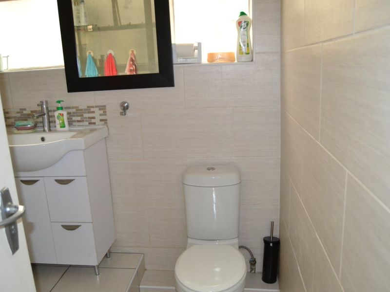 2 Bed Townhouse for Sale – Modern, Secure & Convenient Living! - Photo 3