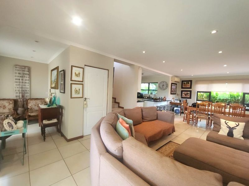 Beautiful Family Home in the Sought After Seasons Golf Estate, Hartbeespoort NW - Photo 4