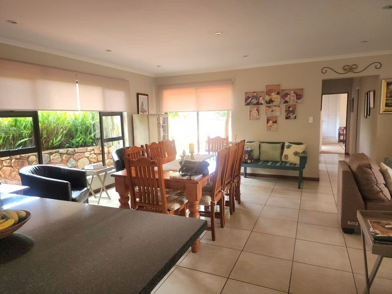 Beautiful Family Home in the Sought After Seasons Golf Estate, Hartbeespoort NW - Photo 7